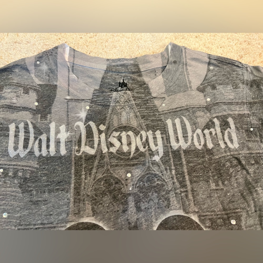 Disney WDW Grey T-Shirt with BLING Features Mickey and the Castle Size S - Picture 3 of 5